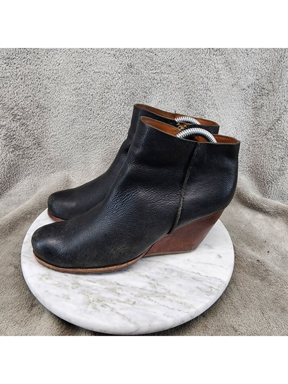 Kork Ease Shoes Womens Size 8.5 Black Leather Wedge Ankle Booties *Read*